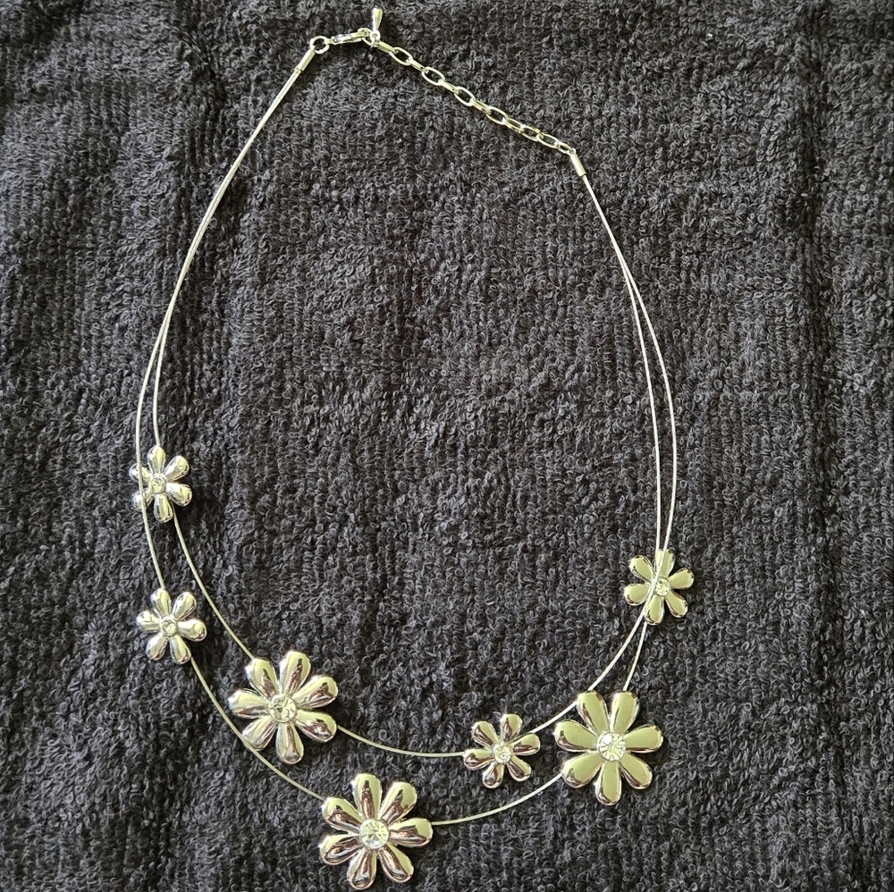 Lia Sophia Silver Tone Necklace Flower Petal Hippie Statement Choker Festival
